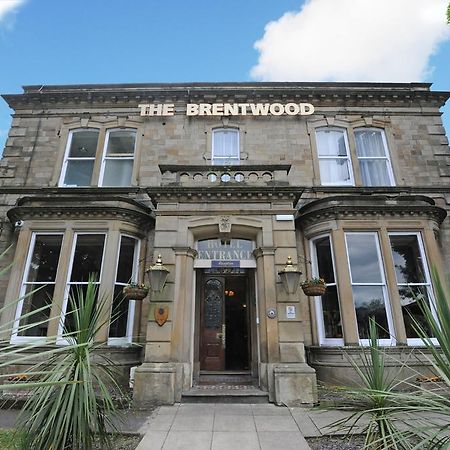 Brentwood Inn By Greene King Inns ロザーハム エクステリア 写真
