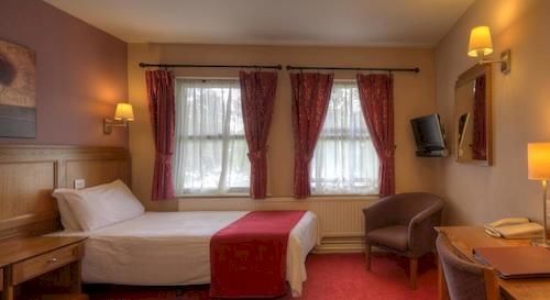 Brentwood Inn By Greene King Inns ロザーハム エクステリア 写真