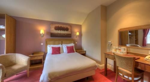 Brentwood Inn By Greene King Inns ロザーハム エクステリア 写真