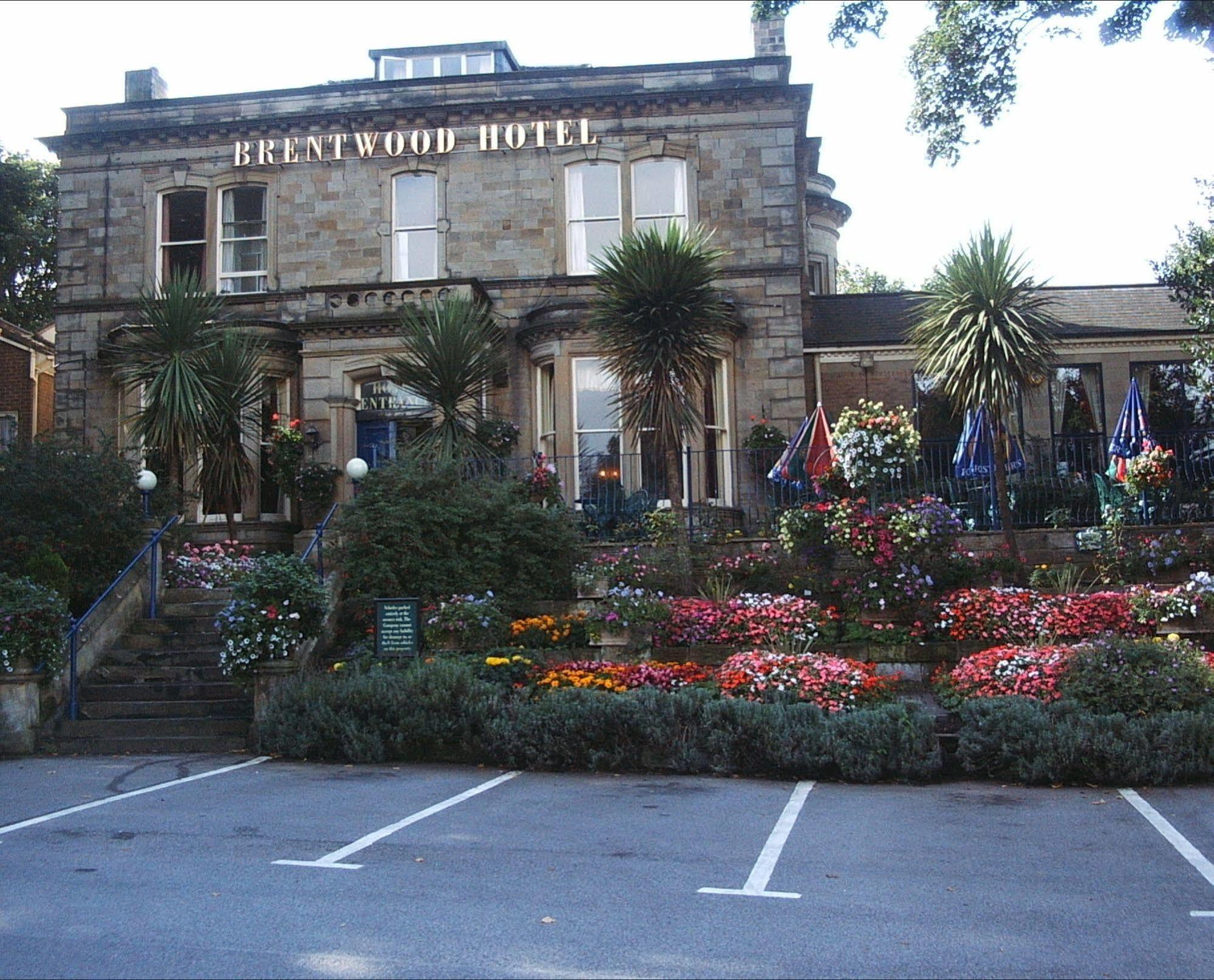 Brentwood Inn By Greene King Inns ロザーハム エクステリア 写真